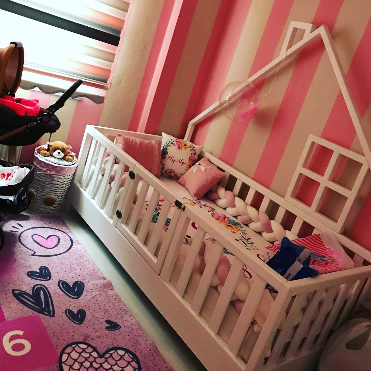 Pin By Cemali Arslan On Girl Bedroom Disney Bedrooms Disney Home Decor Disney Rooms